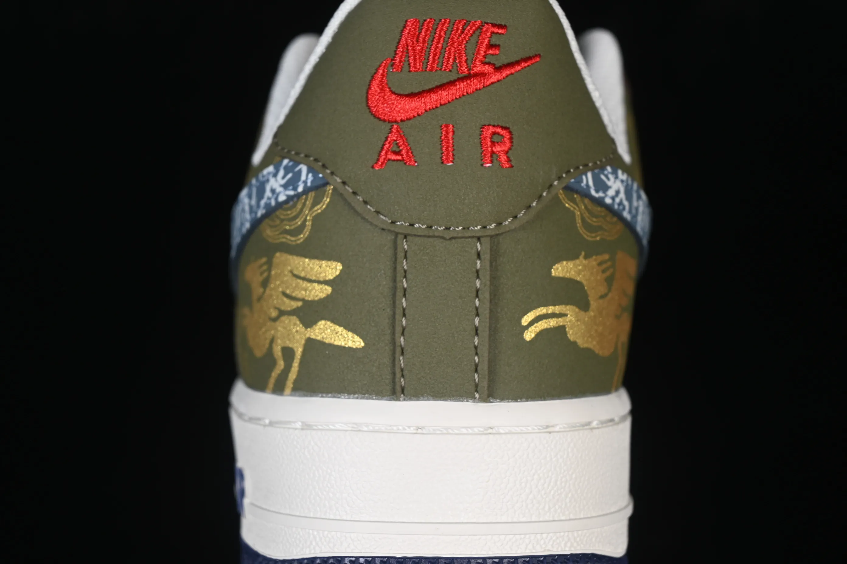 All categories Nk Air Force 1 Air Force series Nk Air Force 1 Low Air Force low-top Nike Air Force 1'07 Low Year of the Horse limited edition Green and brown woven cloud gold pattern Air Force 1 low-top casual sneakers NH0601-536